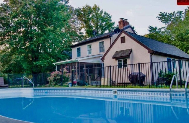 A European styled retreat on Marylands Eastern Shore with Private pool