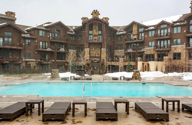 A - Extravagant 5 Star 2 Bedroom 3172 by Casago