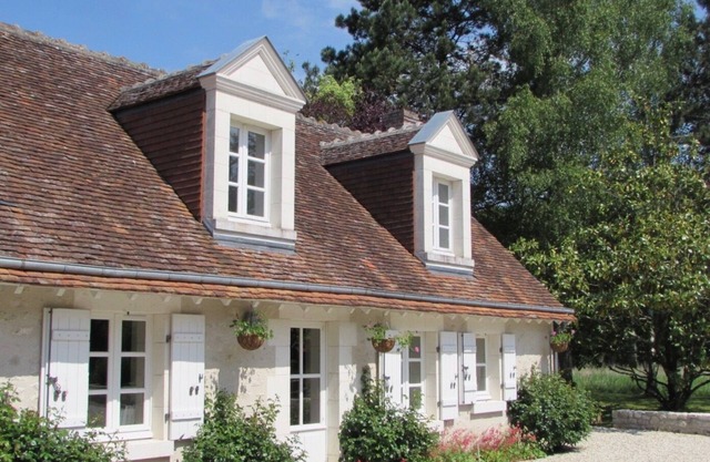 A Four Seasons/Five Stars Loire Valley Cottage, Grand Chateaux Area