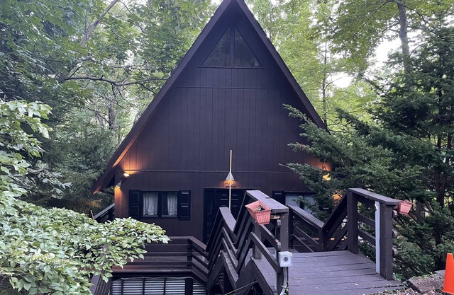 A-Frame Getaway - w/EV charger!