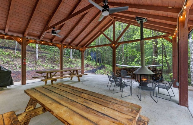 A-Frames Under the Canopy - Multi-Cabin Retreat