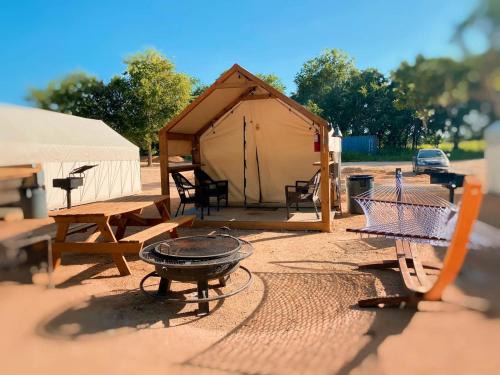 A Glamping Vacation for Family and Friends: A Secluded Safari Tent on the San Marcos River near Kingsbury, Texas