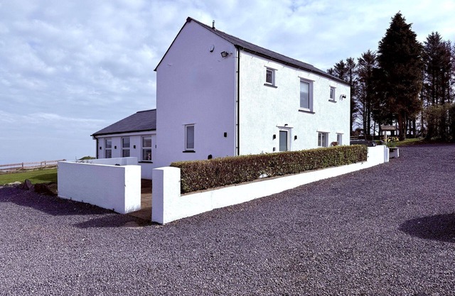A holiday cottage that sleeps 6 guests in 3 bedrooms