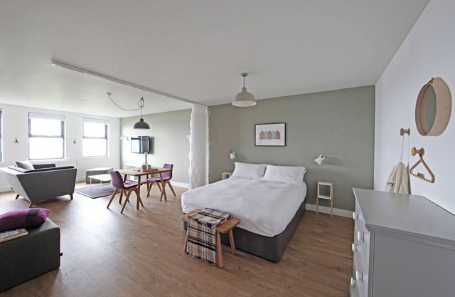 A john o'groat that sleeps 2 guests in 0 bedrooms