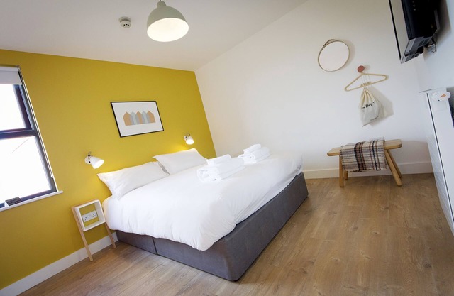 A john o'groat that sleeps 2 guests in 1 bedroom