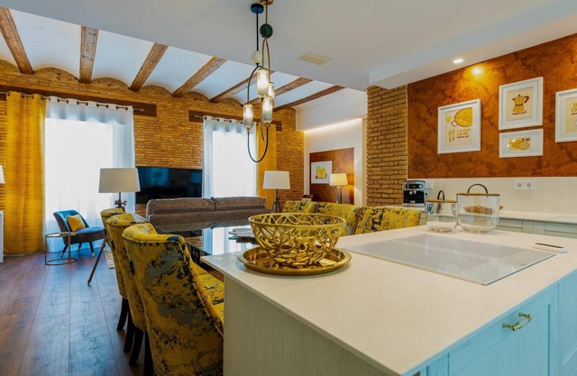 A la luna de Valencia, 4-6 pax, 2 Bedrooms & 2 Bathrooms in downtown Valencia