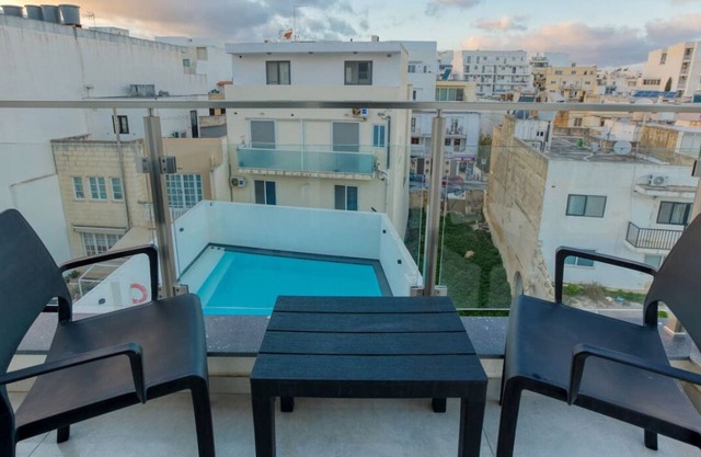 A lovely 1BR, fully equipped APT with PRVT Balcony