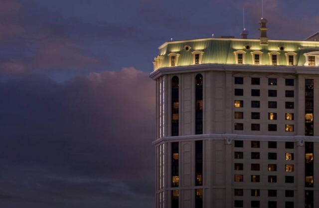 A Luxury Stay at a Beautiful Villa as you enjoy the Super Bowl Festivities!