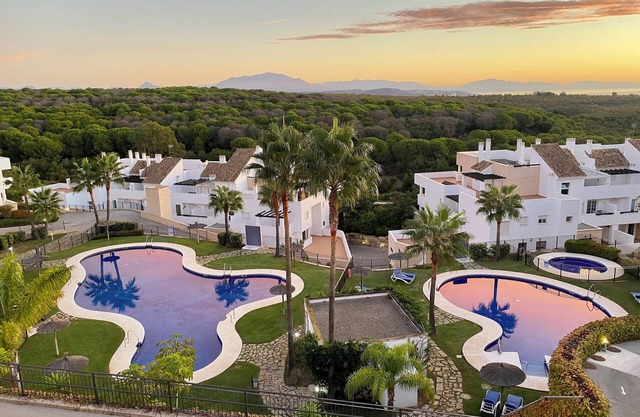 A modern penthouse (110 m2) with sea and pool view, 3 bedrooms and 2 baths