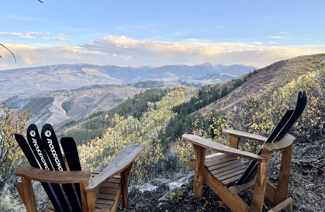 A Mountain Getaway - Stunning Views -Winter Wonderland with Sledding & Nature