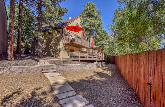 A Perfect Vacation Home! Trail Access, Central A/C, Pets Welcome, TOP Reviewed!