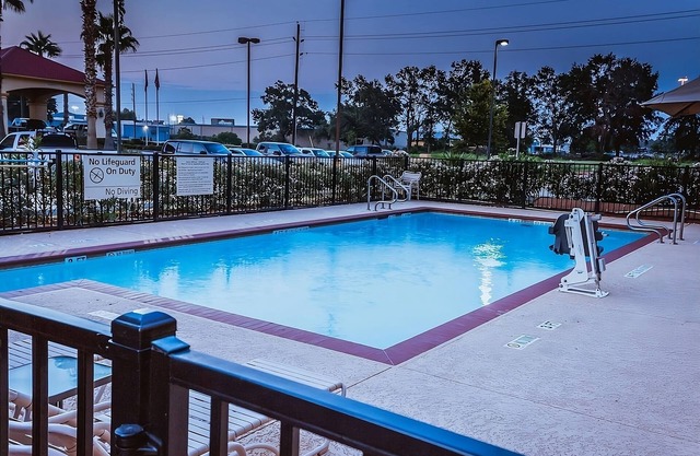 A Place You'll Surely Enjoy! 2 Convenient Units, Outdoor Pool, Free Breakfast!