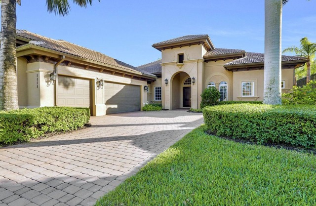 A Rare Find! Lely Resort Single Family Home in Prestigious Majors Community