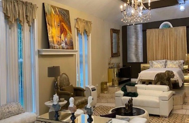A Romantic gateway suite