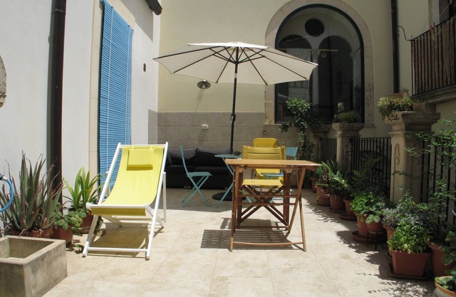 A Sicilian "Dammuso" nestled in the baroque of the Hyblean mountains.