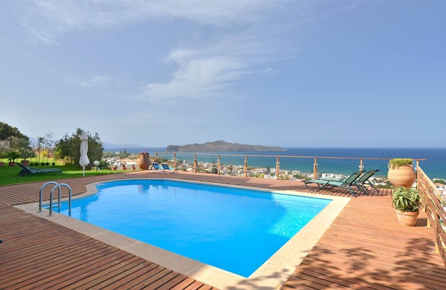 A spacious villa with private pool and wonderful panoramic view over the sea