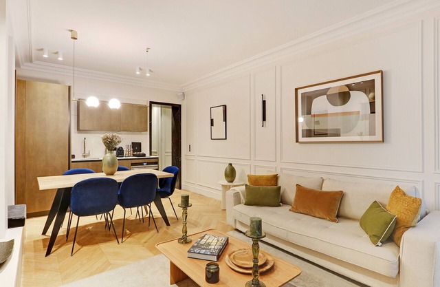 A Sublime 2BR/2BA with Services - Champs Elysées