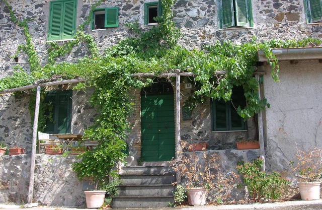 A true haven of peace and tranquility: lush on the lake of Bracciano