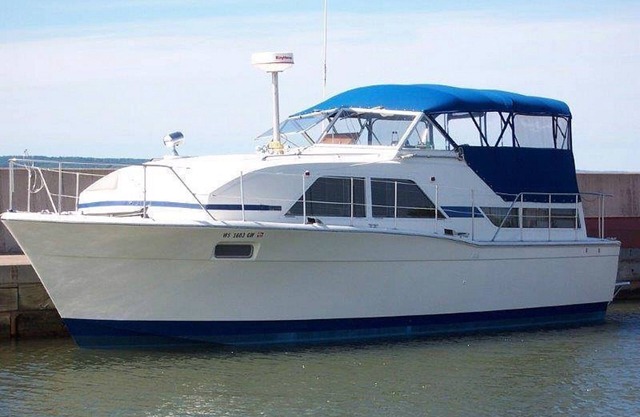 A vacation you won't forget, stay on a 35 foot boat!
