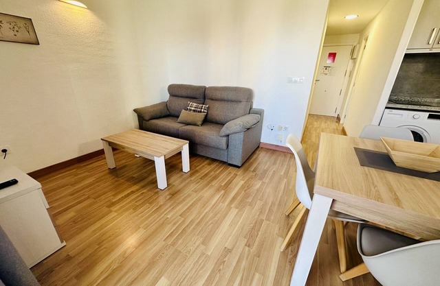 A271 - Cosy modern and bright apartment