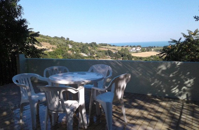 A44 – Ancona, three-room apartment with terrace surrounded by nature