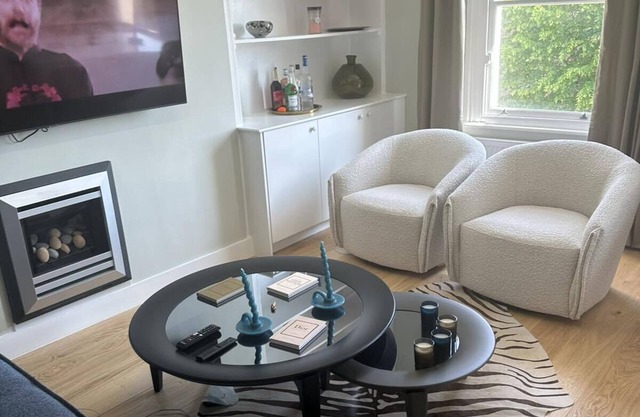 Abbey Road Luxury Modern Flat