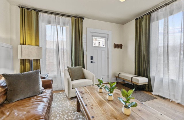 Abode 81 in Newark