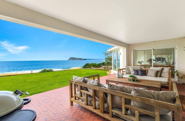 ABSOLUTE BEACHFRONT BEAUTY @ PEARL BEACH