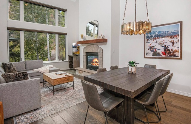 Absolutely Darling Condo w/Very Short Walk to Arrowhead Lift, Pool, Hot Tub!