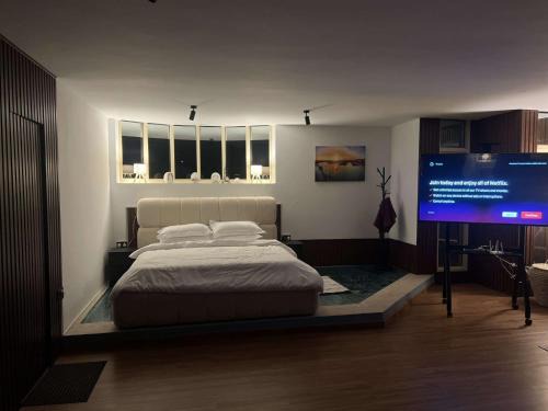 Abu Dhabi Retreat with Private Pool and Private Sauna