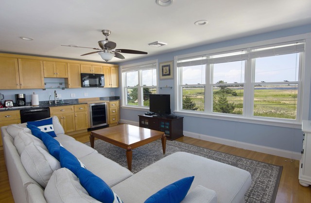 Accepting 2025 Bookings - Modern Expansive Beach Front Ocean View