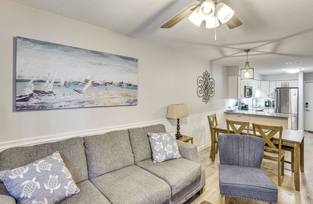 Access to Folly Field Beach & Pools: Coastal Condo