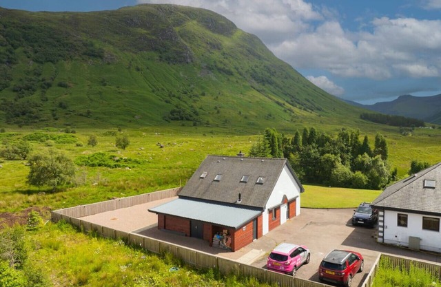 Achintee Cottages No 1