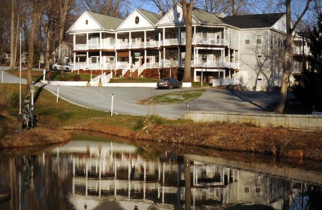 Acorn Hill Lodge and Spa