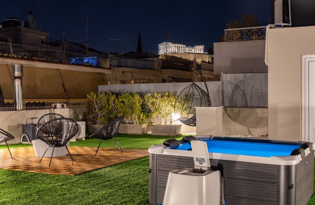 Acropolis Luxe Retreat 15 ppl 6 bdrm Neoclassical Home w/Jacuzzi & Rooftop