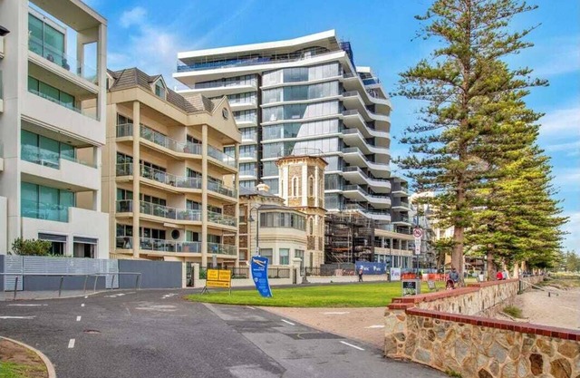 Adelaide's Seaside Location - Glenelg Beach: Seafield Apartment No. 2, First-floor, Beach facing
