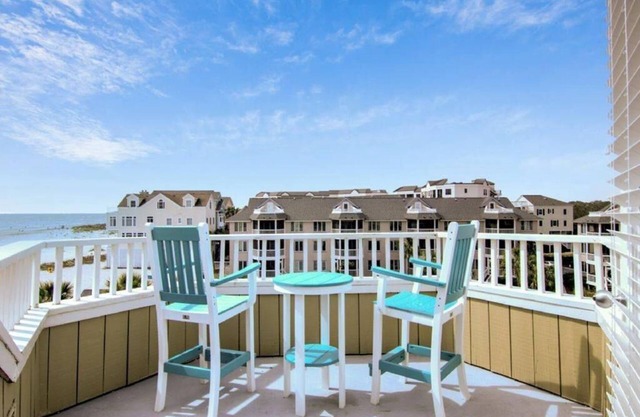 “Admiral’s Quarters” at 304 A Port O Call|Oceanfront|Perfect for Families|Discounted Winter Month.