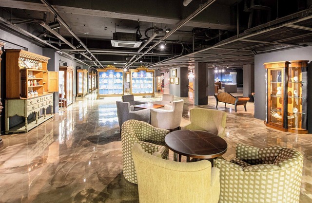Adonis Hotel