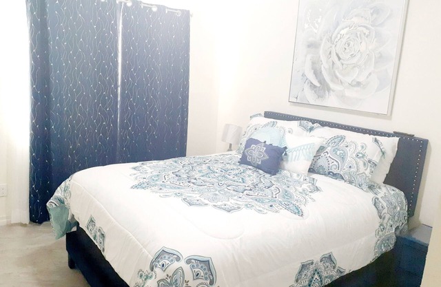 Adorabile and cozy one bedroom place!