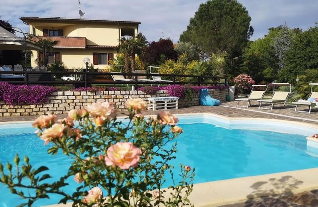 Adorabile tavernetta con piscina