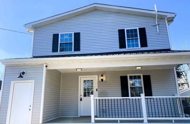 Adorable 2 story 4-bedroom new construction single family w central air, WiFi