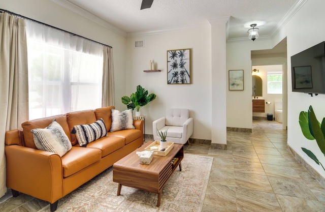 Adorable Cocoa Beach Condo: Walk to the Ocean!