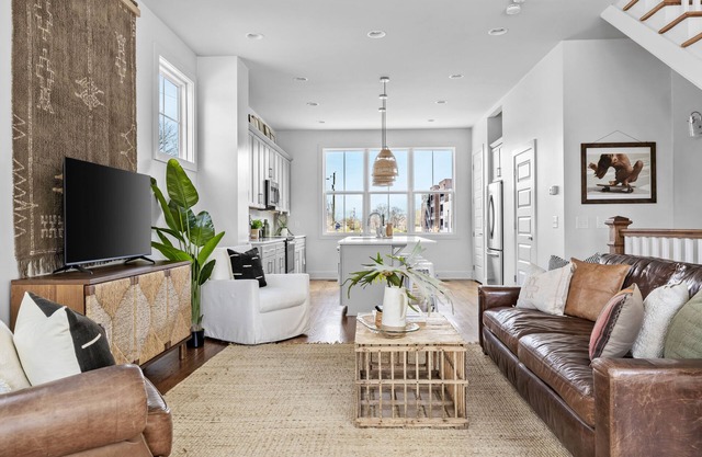 Adorable East Nashville - Quick access to downtown! 2 bed/2.5 Bath