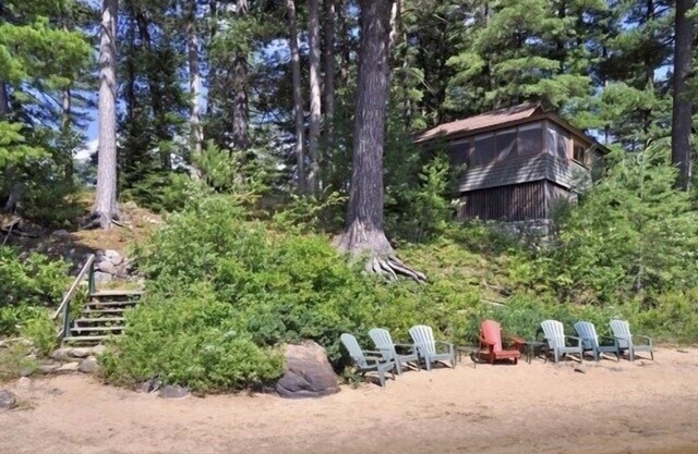 Adorable Historic Adirondack Lakefront Cottage on Long Lake