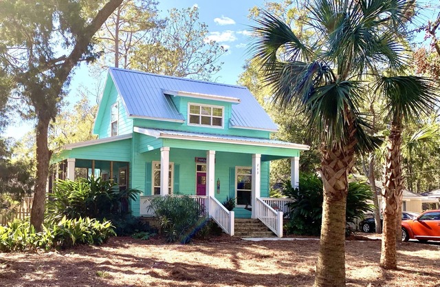 Adorable Lil' Ol' Beach Shack
