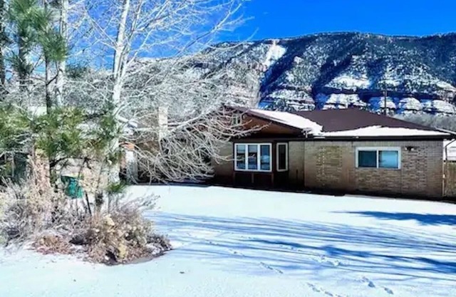 Adventure HQ! Families /Groups seeking escape and privacy in a prime location.