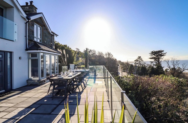 AELFOR, pet friendly, luxury holiday cottage, with hot tub in Harlech
