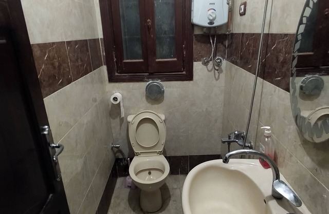 Affordable 4-single beds hostel in the middle of Alexandria!