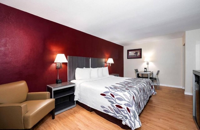 Affordable Comfort Perfectly Positioned for Highway Travelers and Tourists