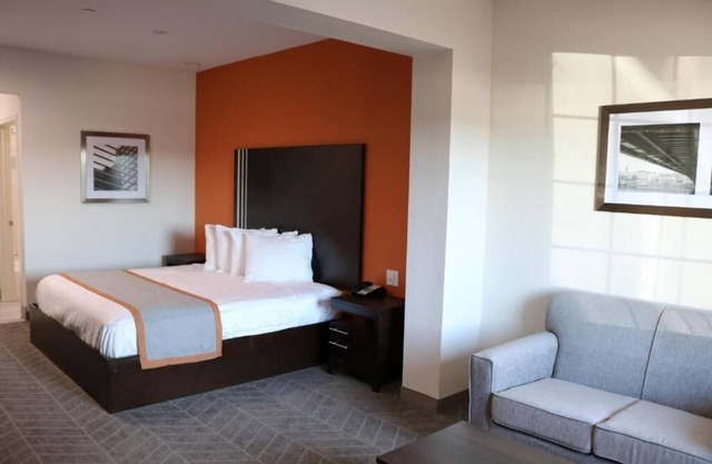 Affordable Hotel with Shuttle Service, Perfect for Overnight Airport Stays